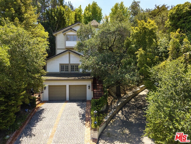 Building Photo - 15938 Valley Vista Blvd