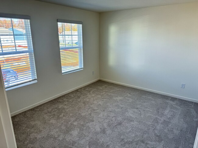 Building Photo - Brand new 2100sqft 4-bedroom / 3-Bath in t...