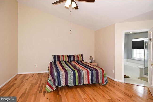 Building Photo - 25445 Carberry Dr