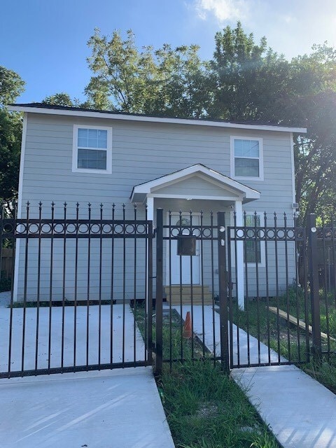 Building Photo - 8502 N Main St