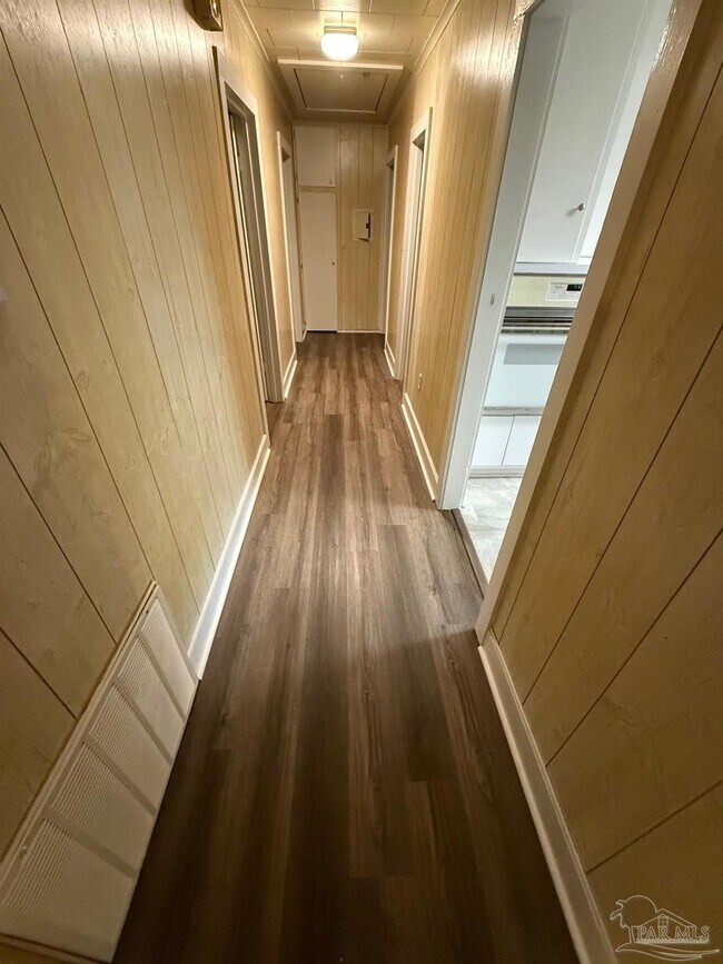 Building Photo - 115 Carolyn Way