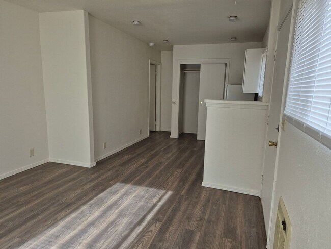 Building Photo - Arrowhead