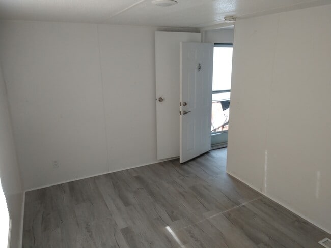 Building Photo - 7960 Reynolda Rd