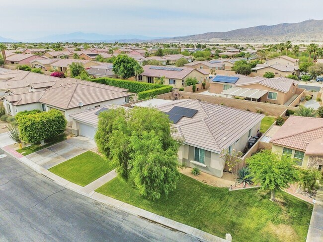 Building Photo - 82950 Vincent Dr