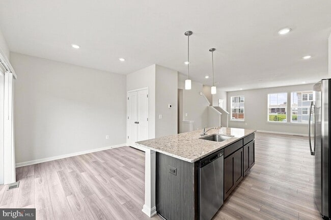 Building Photo - 432 Seeback Dr