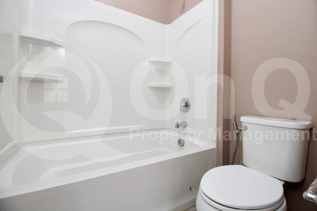 Building Photo - 3080 S Jasmine Dr