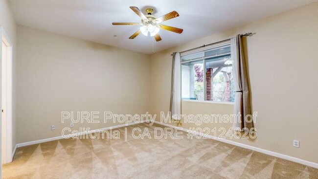 Building Photo - 121 Porterfield Creek Dr