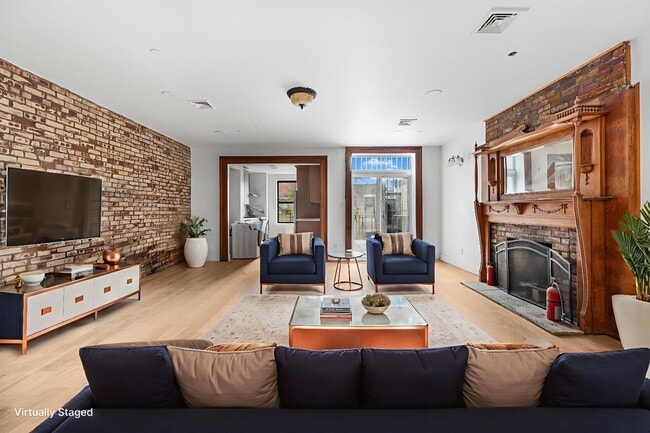 Building Photo - 132 W 119th St