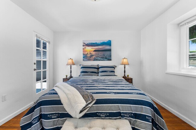 Building Photo - Charming 2 Bed 1 bath "fully furnished monthly rental" in La Jolla Village.