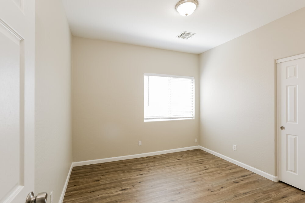 Building Photo - 13311 W Stella Ln