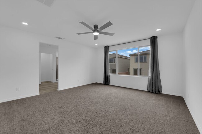 Building Photo - 10239 Estancia Hl St