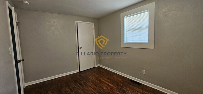 Building Photo - 1404 S Harrison St