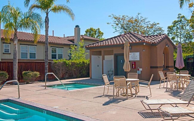 Building Photo - 6313 Avenida De Las Vistas