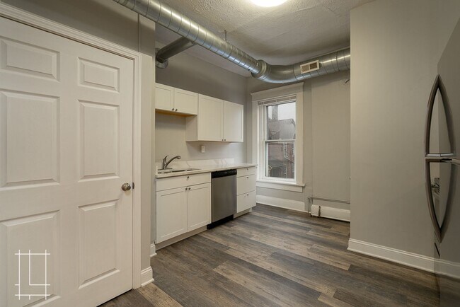 Building Photo - 903-903 Oak St
