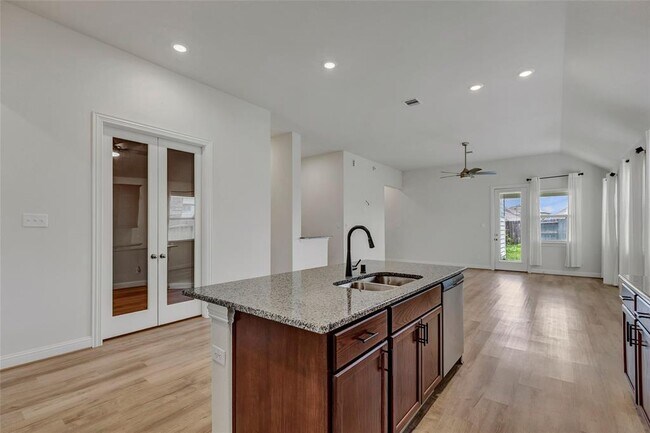 Building Photo - 15342 Majestic Knight Dr