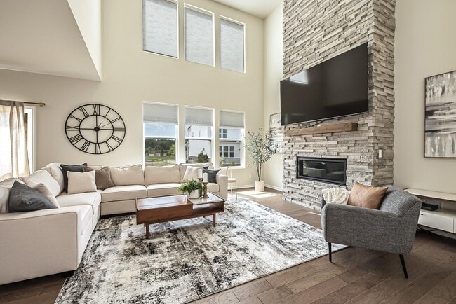 Building Photo - 737 Haywood Dr