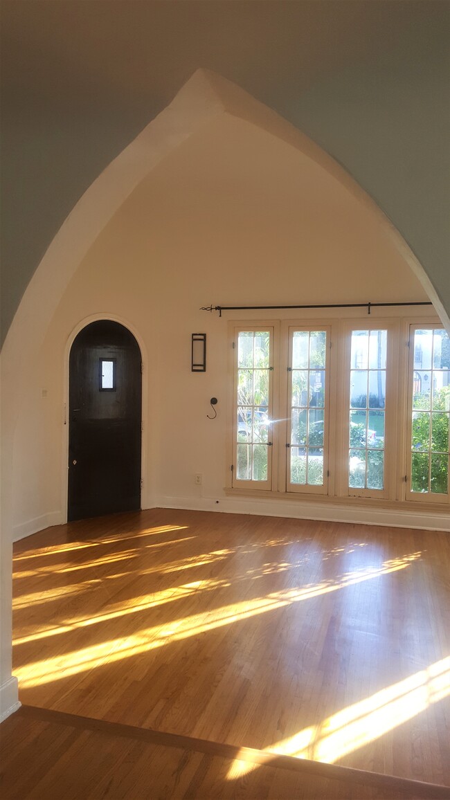 Building Photo - 6267 Commodore Sloat Dr
