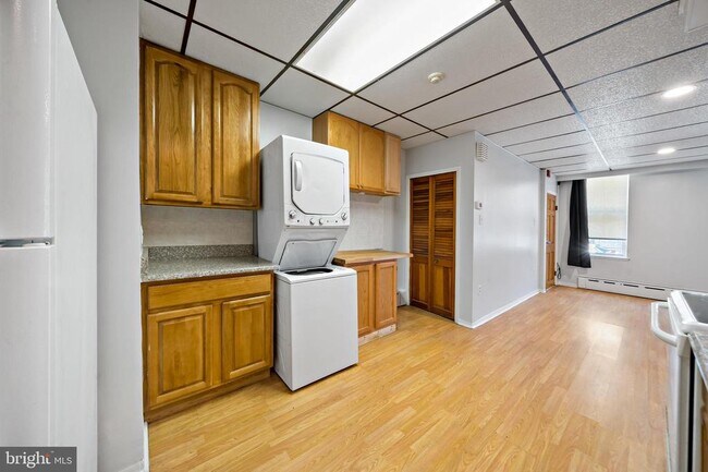 Building Photo - 1304 Jackson St