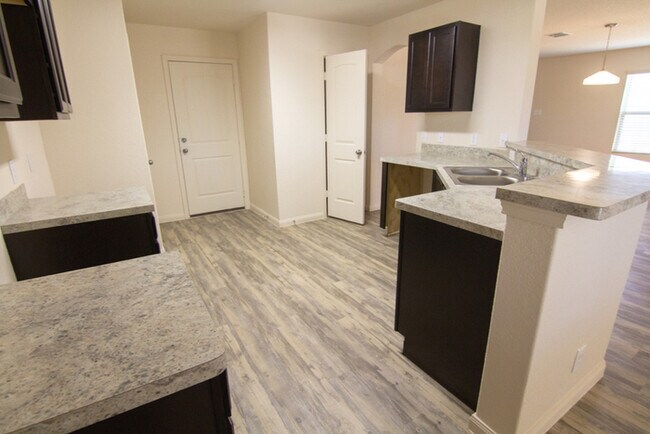 Building Photo - 5006 War Horse Dr