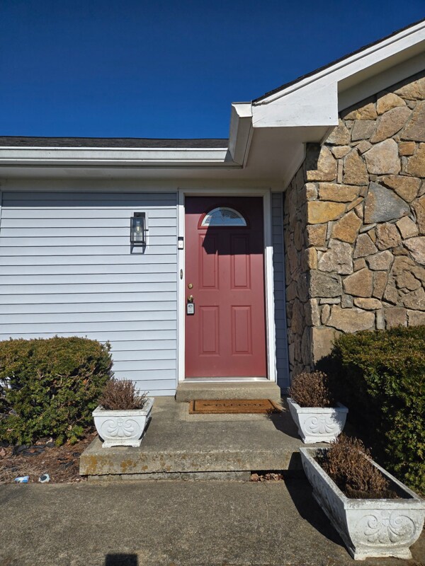 Building Photo - 3905 Carriage Hill Dr