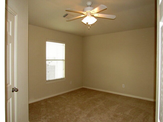 Building Photo - 21315 Bella Mountain Dr