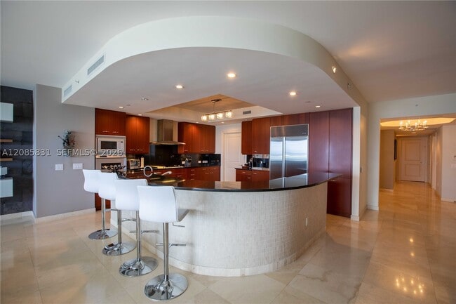Building Photo - 6000 Island 2602 Is