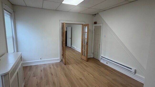 Building Photo - 136 S Madison St