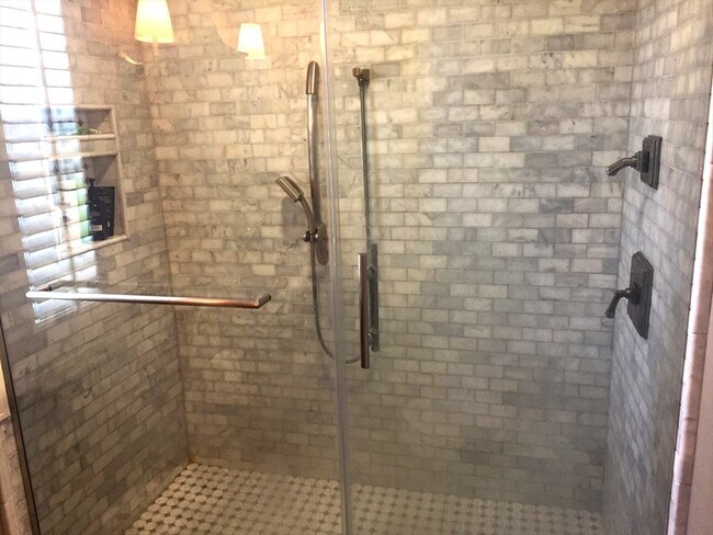 Building Photo - 20 Symonds St