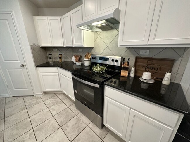 Building Photo - Coming soon... Beautiful 3 bedroom 2 bath ...