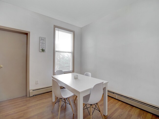 Building Photo - 1209 14th St