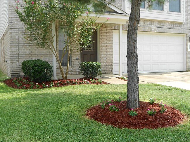 Building Photo - 2414 Gwenfair Dr
