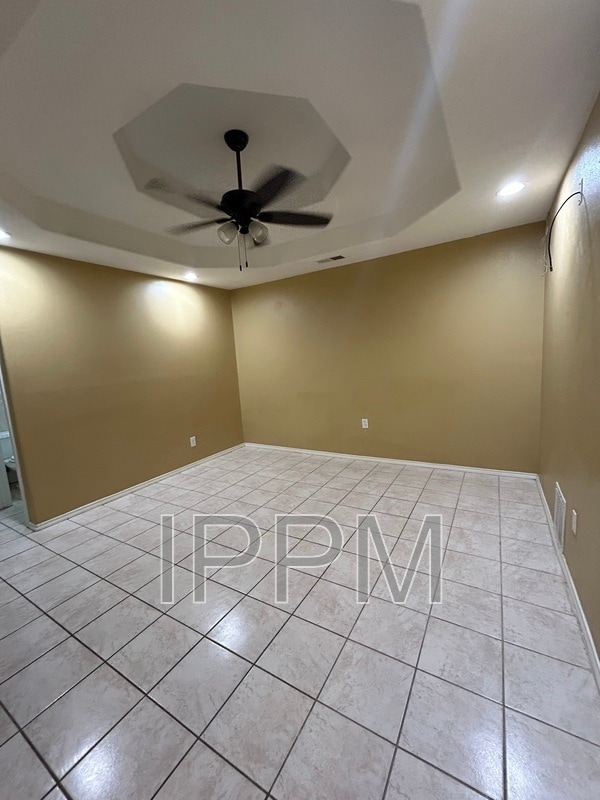 Building Photo - 2609 Thomas Ln