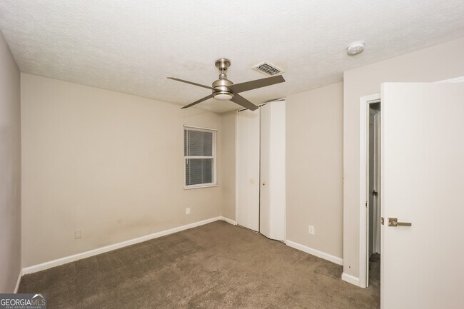 Building Photo - 4433 Woodbank Ln