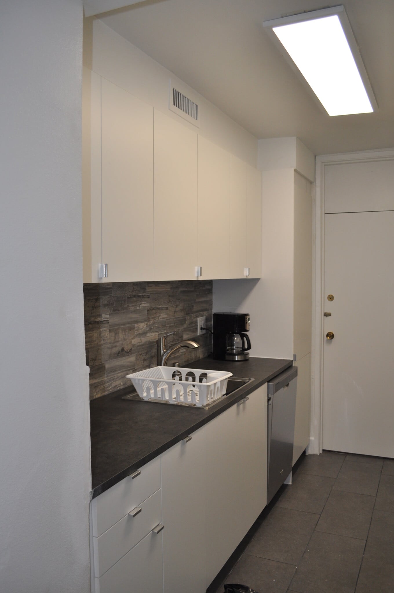 Building Photo - 540 Kelton Ave