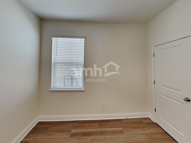 Building Photo - 1016 Grafton Ridge Dr