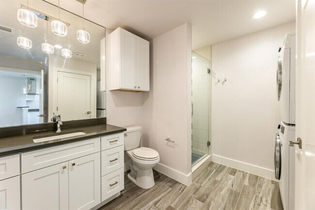 Building Photo - 8410 Romney Rd