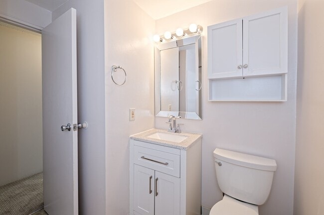 Building Photo - 3 Post Oak Ln