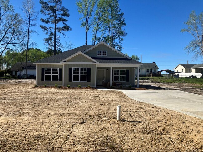 Building Photo - 5240 Castlewood Dr