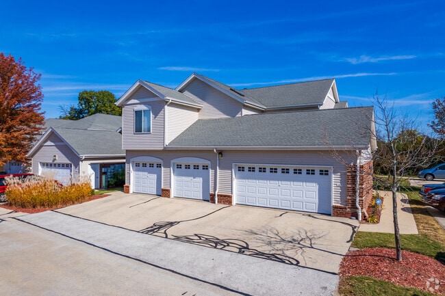 Building Photo - Cherokee Point Condominiums