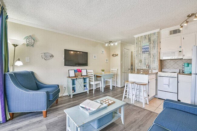 Building Photo - 6102 Seawall Blvd