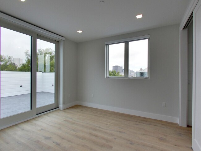 Building Photo - 635 Fulton St
