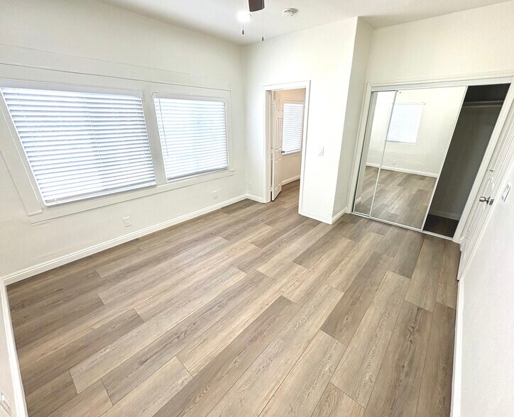 Building Photo - 106 S Pacific Ave