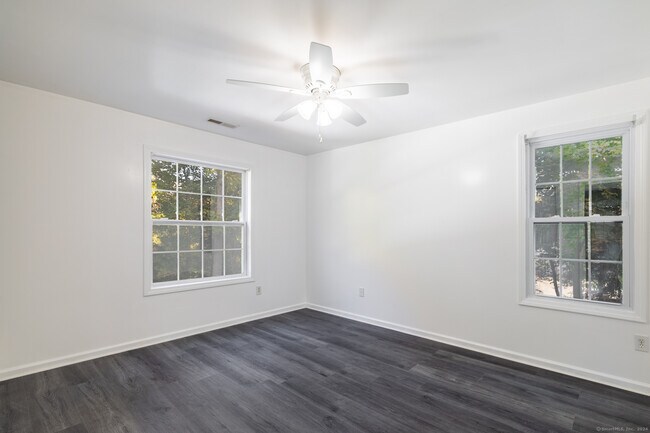 Building Photo - 107 Waverly Ave