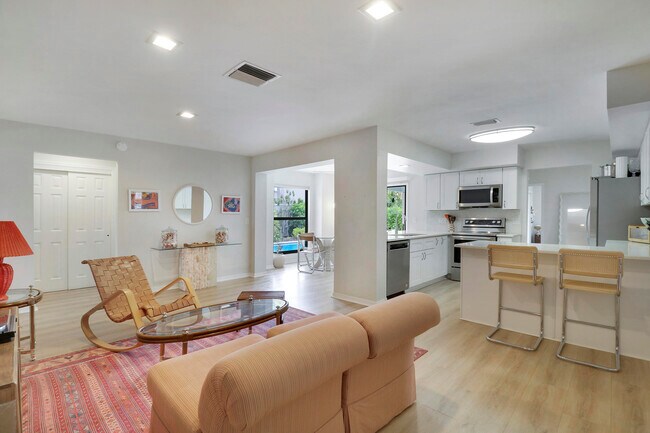 Building Photo - 85 Hickory Hill Rd