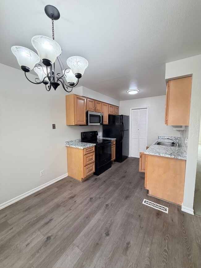 Building Photo - Convenient 2 Bedroom Condo in Bennett Valley