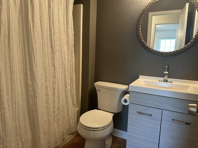 Building Photo - 209 Brighton Woods Dr