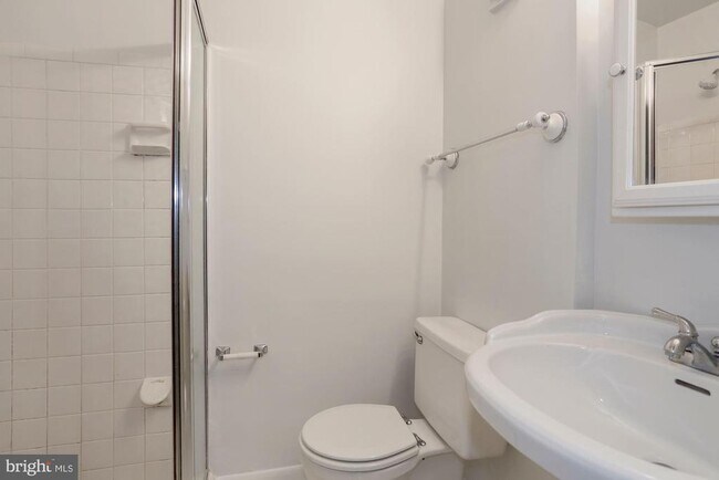 Building Photo - 3028 S Abingdon St