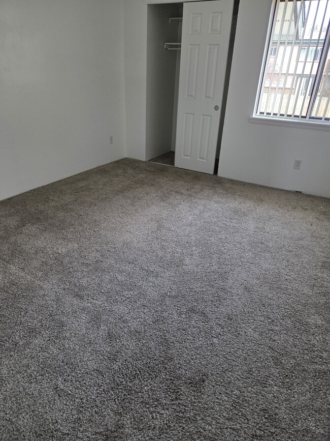 Building Photo - Stonecreek Park Condominiums