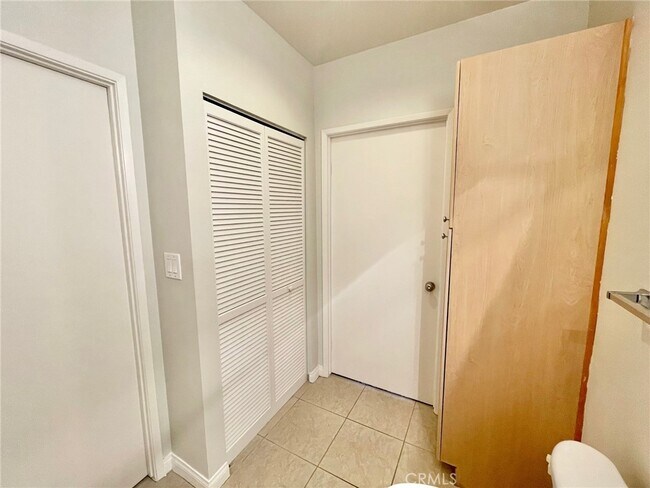 Building Photo - 488 E Ocean Blvd