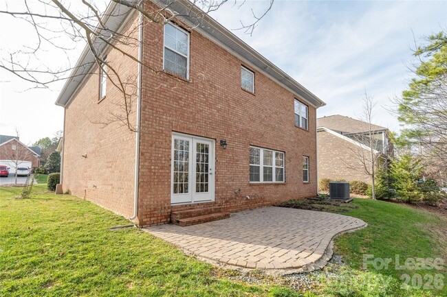 Building Photo - 5123 Poplar Knoll Dr
